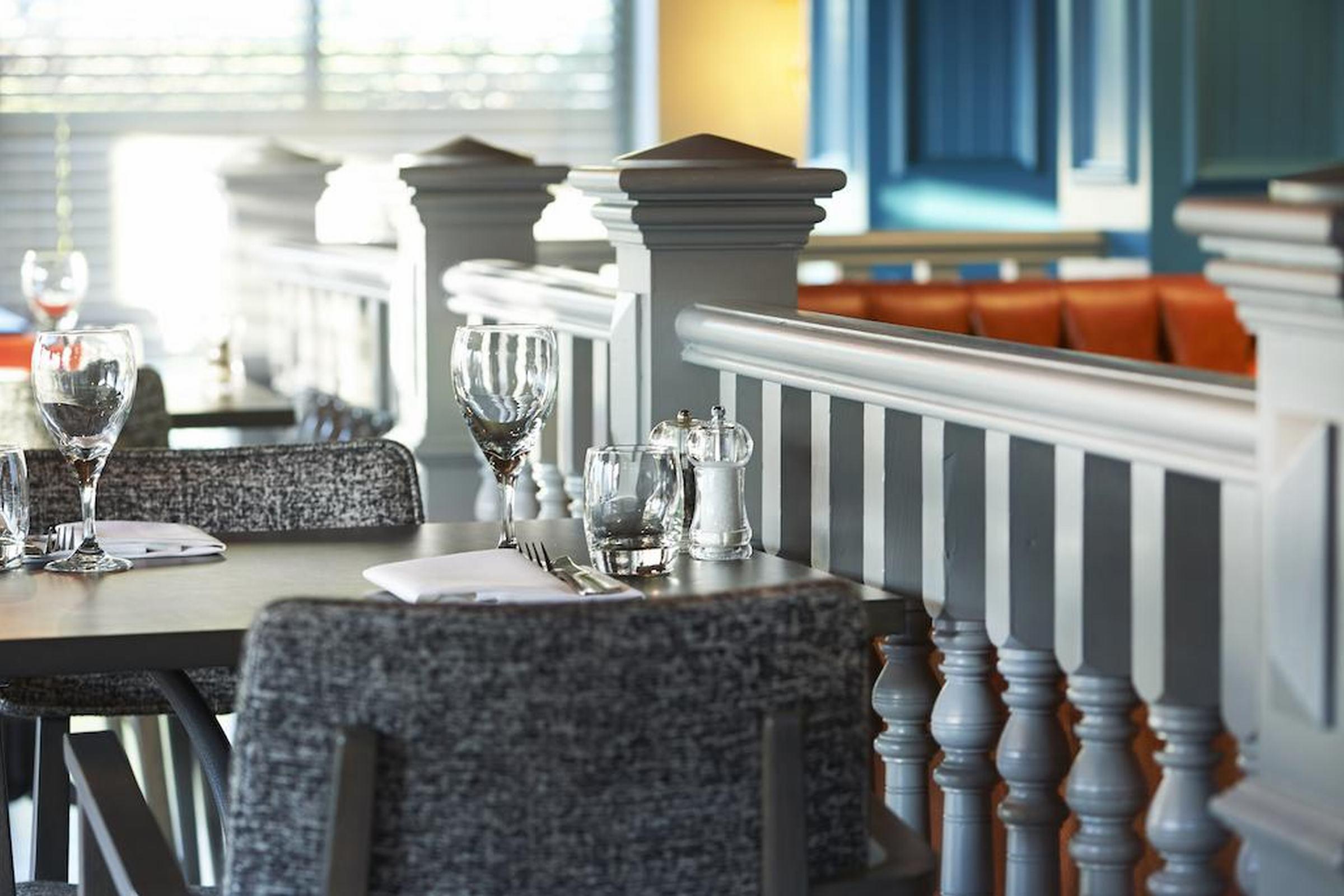 Novotel London Stansted Airport Станстед Маунтфитчет Экстерьер фото
