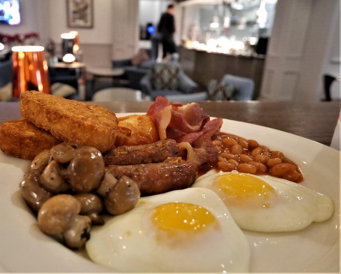Novotel London Stansted Airport Станстед Маунтфитчет Экстерьер фото